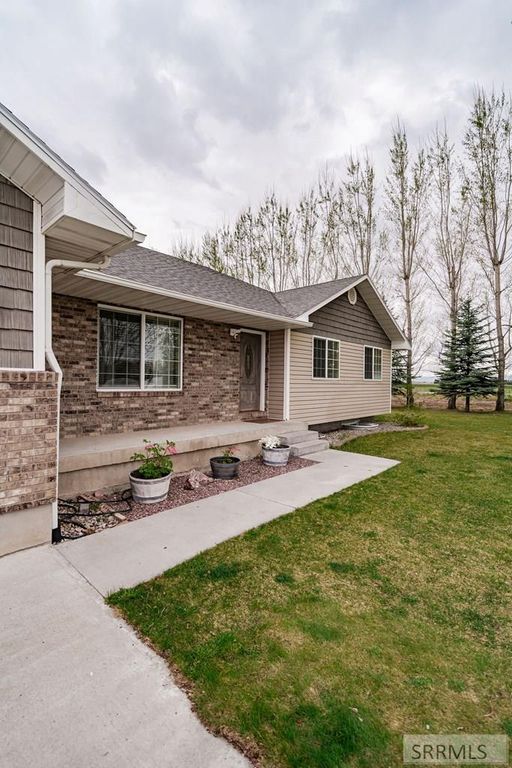 Image 3 of property listing at 4 N 3700 E, Rigby, ID 83442
