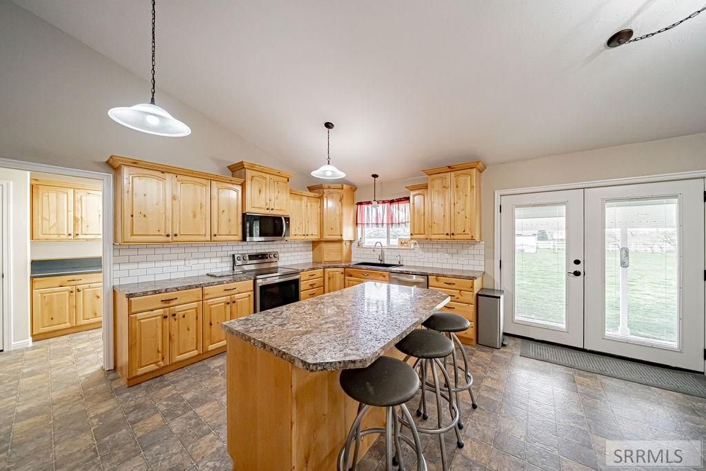 Image 5 of property listing at 4 N 3700 E, Rigby, ID 83442