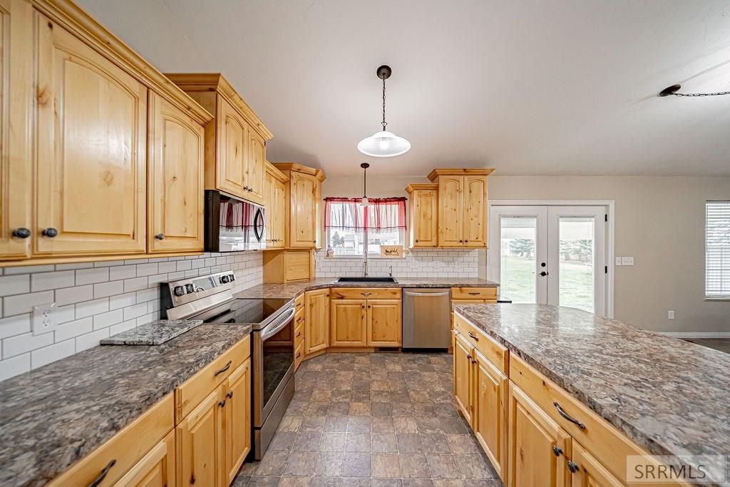 Image 6 of property listing at 4 N 3700 E, Rigby, ID 83442