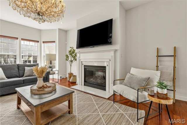 3217 Calhoun Drive, St Charles, MO 63301