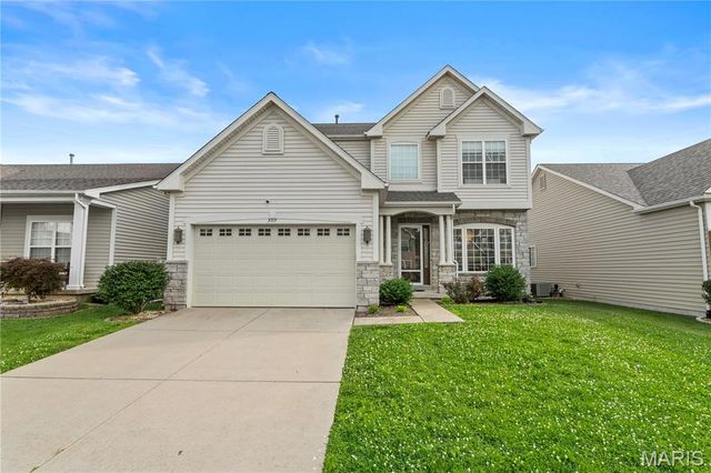 3217 Calhoun Drive, St Charles, MO 63301