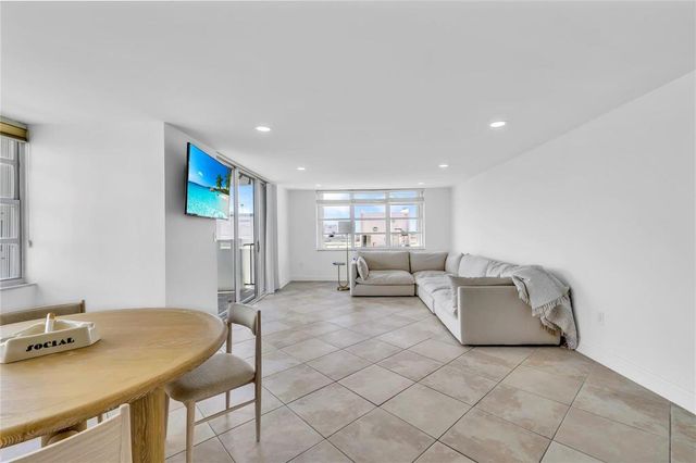 2750 NE 183rd Street 2202, Aventura, FL 33160