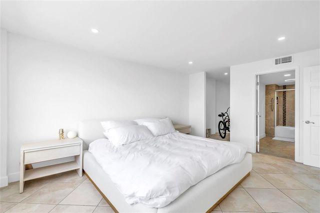 2750 NE 183rd Street 2202, Aventura, FL 33160