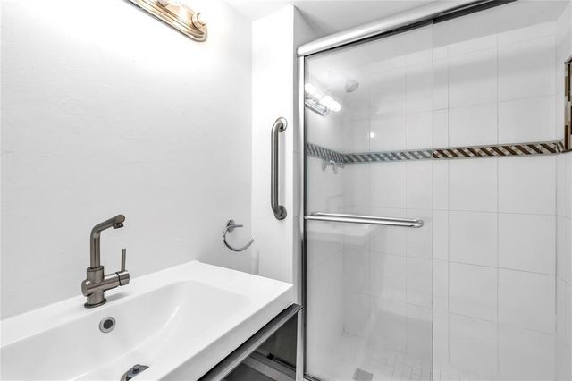 2750 NE 183rd Street 2202, Aventura, FL 33160