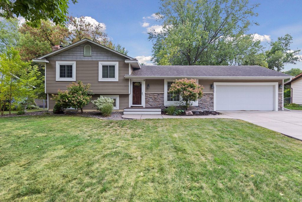 10735 102nd Avenue N, Maple Grove, MN 55369 — exterior