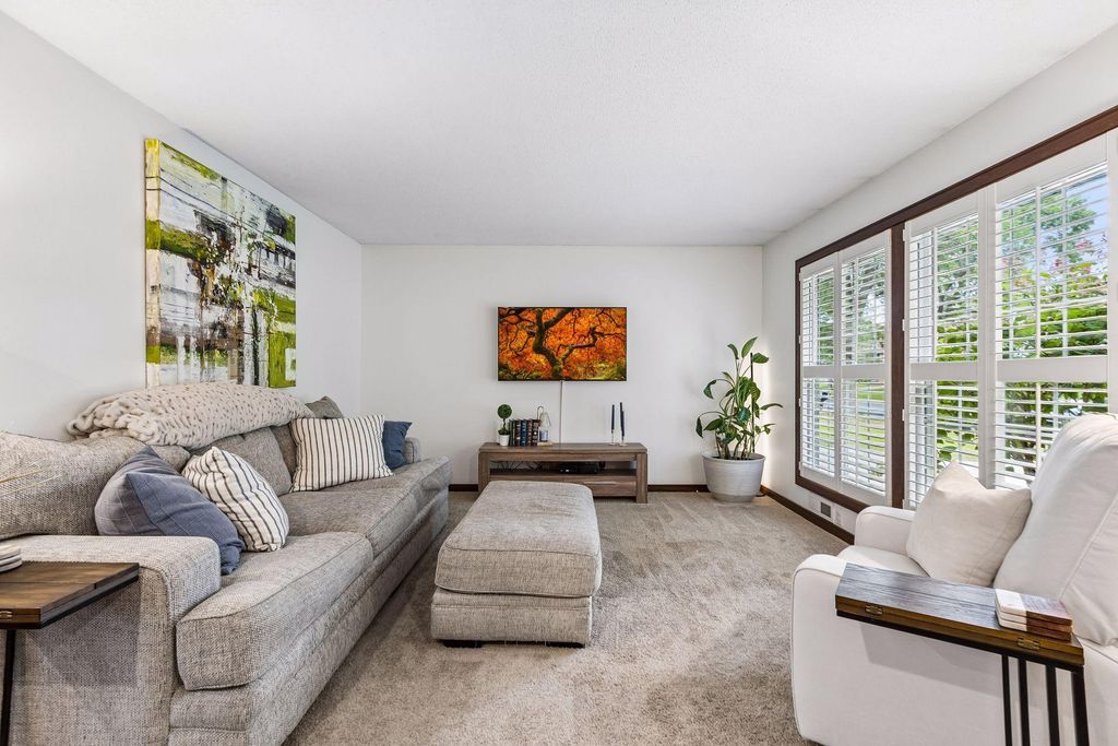 10735 102nd Avenue N, Maple Grove, MN 55369 — photo 4