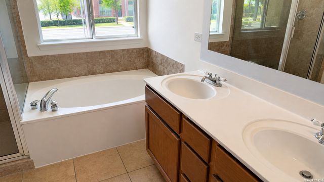10710 Diamond Rock, San Antonio, TX 78251