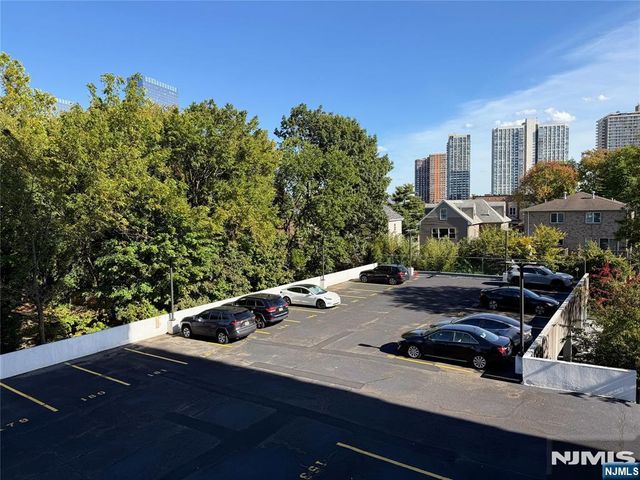 1600 Center Avenue 3D, Fort Lee, NJ 07024