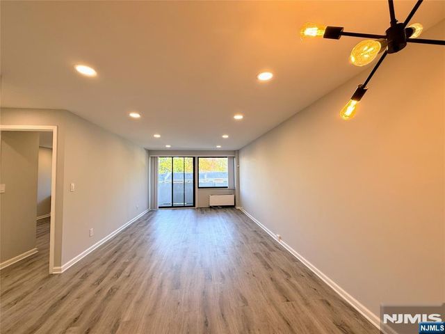 1600 Center Avenue 3D, Fort Lee, NJ 07024