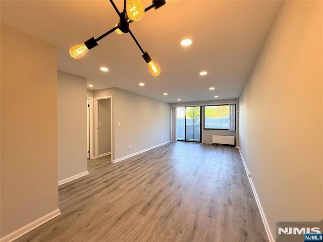 1600 Center Avenue 3D, Fort Lee, NJ 07024