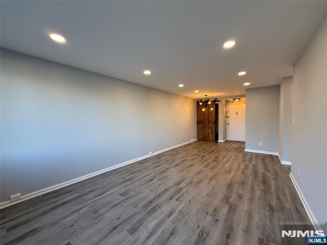 1600 Center Avenue 3D, Fort Lee, NJ 07024