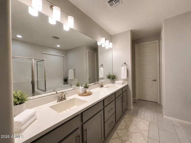 1131 S JAY Street, Chandler, AZ 85286
