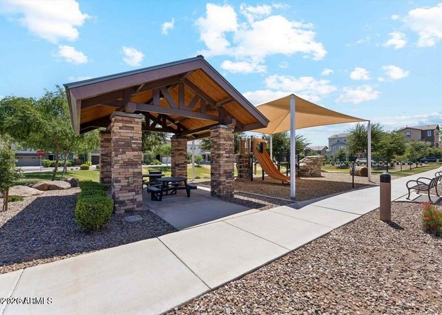 1131 S JAY Street, Chandler, AZ 85286