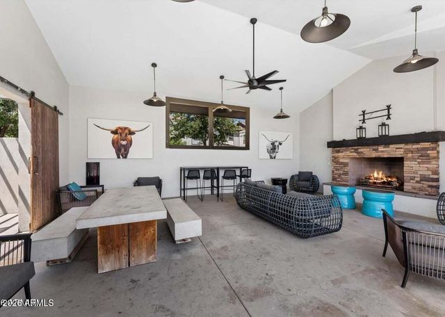 1131 S JAY Street, Chandler, AZ 85286