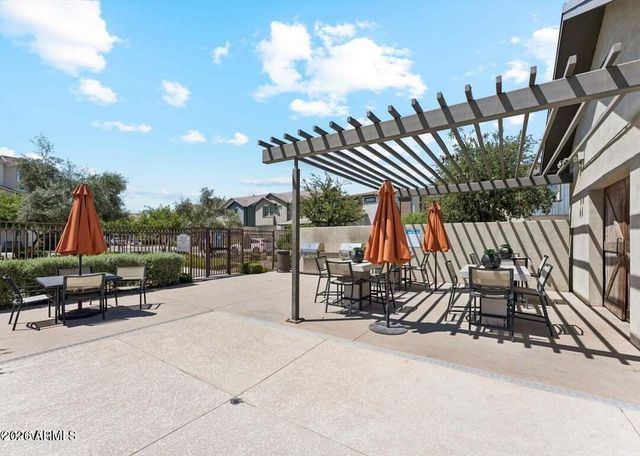 1131 S JAY Street, Chandler, AZ 85286