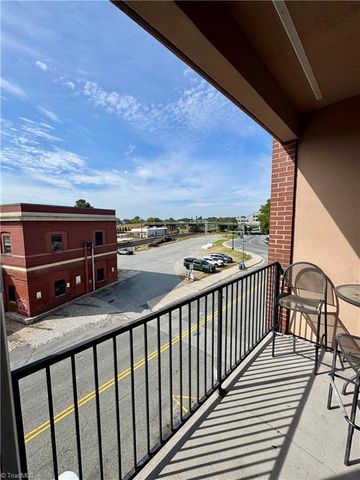 360 S Elm Street 208, Greensboro, NC 27401