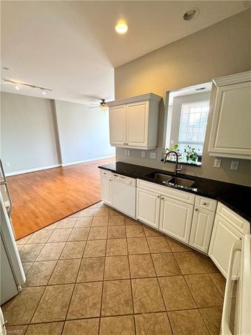 360 S Elm Street 208, Greensboro, NC 27401