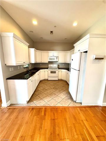 360 S Elm Street 208, Greensboro, NC 27401