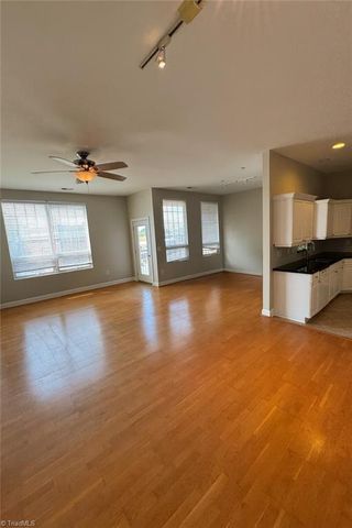 360 S Elm Street 208, Greensboro, NC 27401