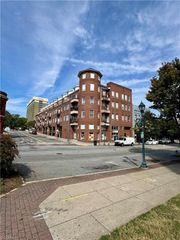 360 S Elm Street 208, Greensboro, NC 27401