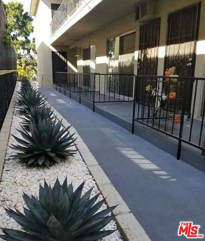 453 S Gramercy Place 15, Los Angeles, CA 90020