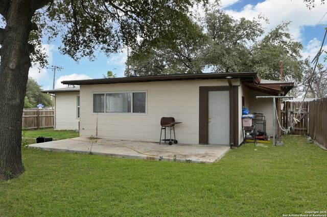 403 PILGRIM DR, San Antonio, TX 78213