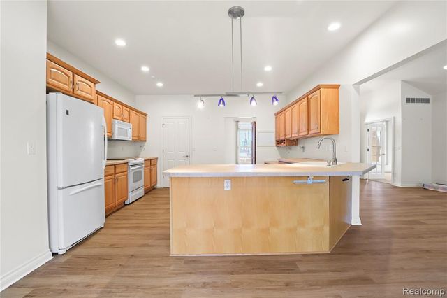 6273 Boulder Drive, Flushing, MI 48433