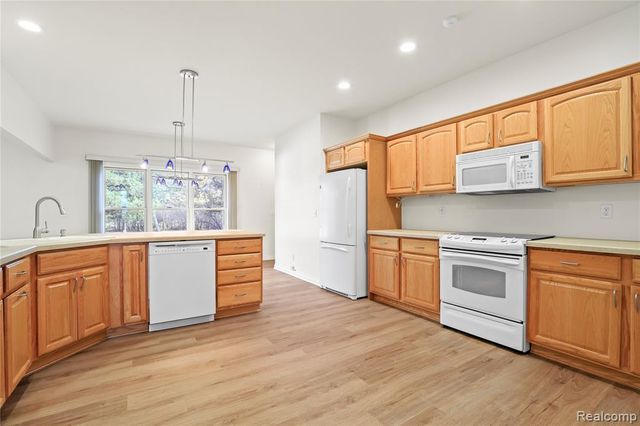 6273 Boulder Drive, Flushing, MI 48433