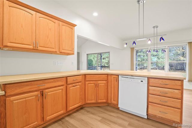 6273 Boulder Drive, Flushing, MI 48433