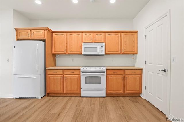 6273 Boulder Drive, Flushing, MI 48433