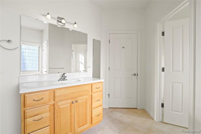 6273 Boulder Drive, Flushing, MI 48433