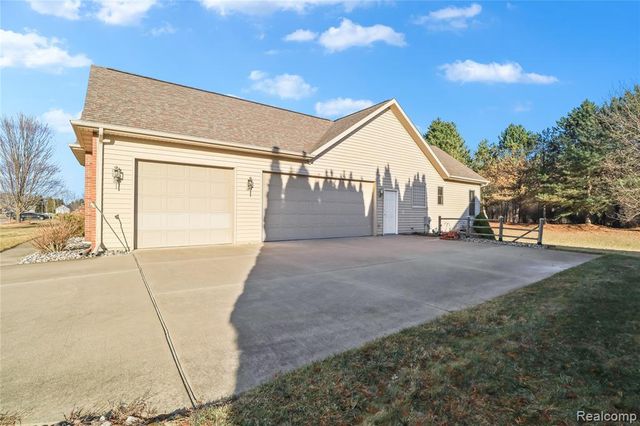 6273 Boulder Drive, Flushing, MI 48433