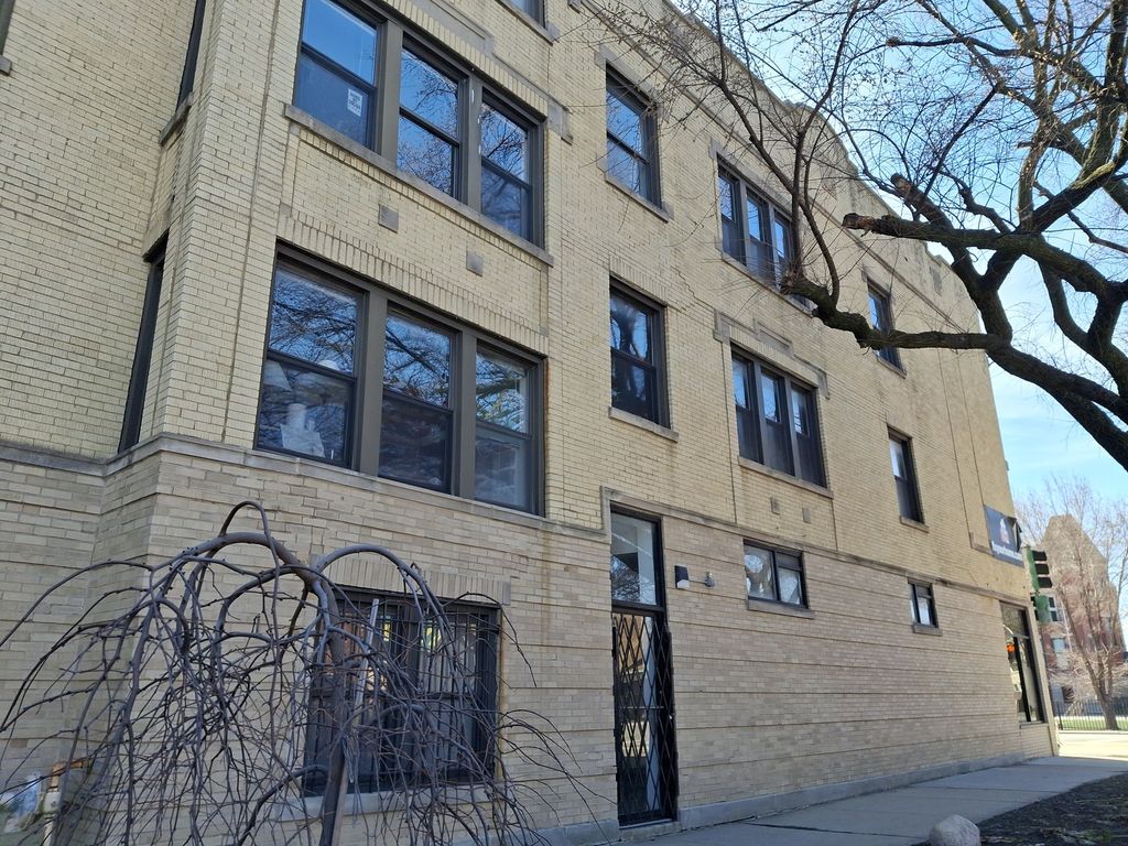 3149 W Wellington Avenue 1, Chicago, IL 60618