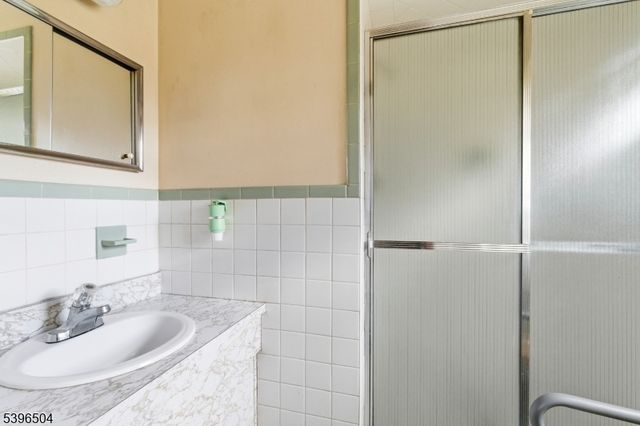 10 Red Oak Way, Bridgewater Twp., NJ 08807