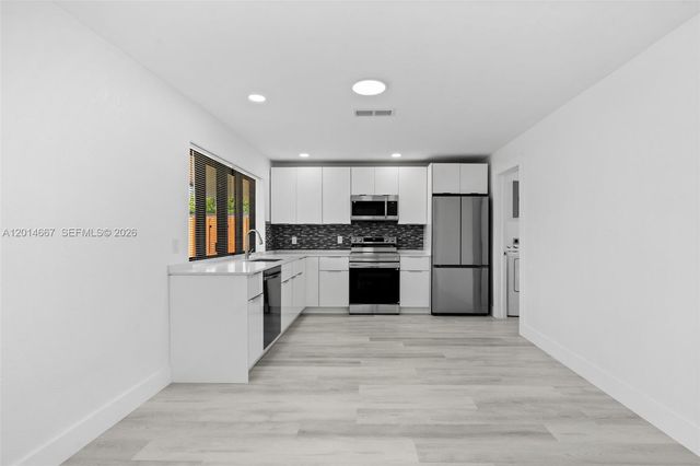 10171 NW 24th St, Sunrise, FL 33322