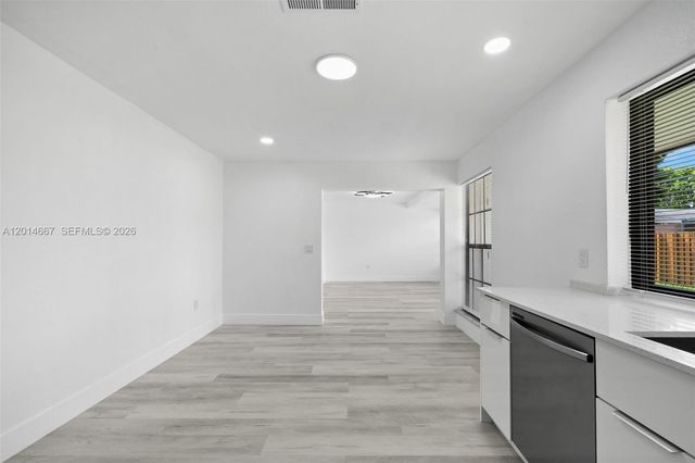 10171 NW 24th St, Sunrise, FL 33322