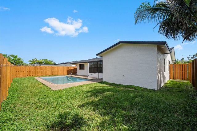10171 NW 24th St, Sunrise, FL 33322