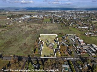 2554 W Stewart Avenue, Medford, OR 97501