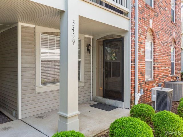 5459 Kenrick Parke Drive, St Louis, MO 63119