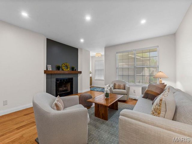 5459 Kenrick Parke Drive, St Louis, MO 63119