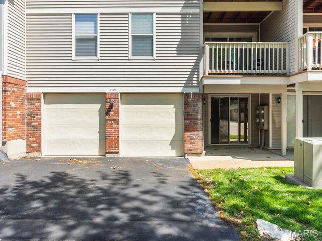 5459 Kenrick Parke Drive, St Louis, MO 63119