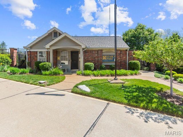5459 Kenrick Parke Drive, St Louis, MO 63119
