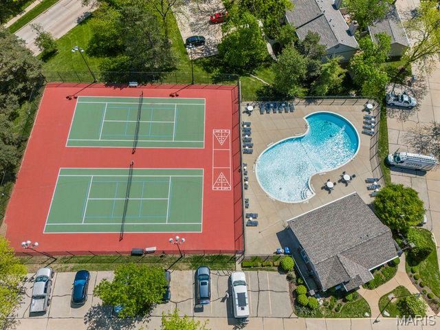 5459 Kenrick Parke Drive, St Louis, MO 63119