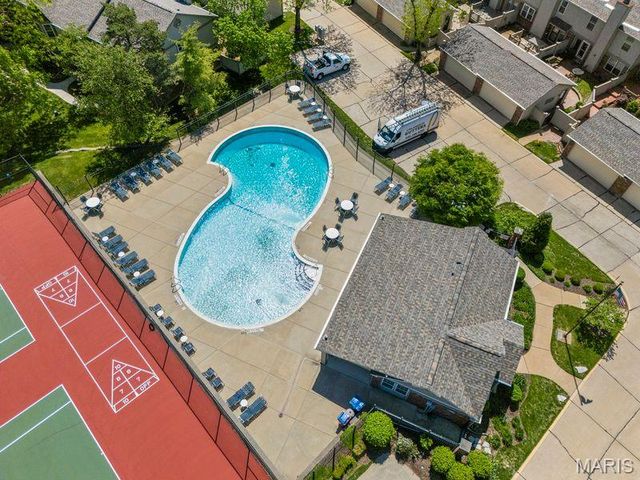5459 Kenrick Parke Drive, St Louis, MO 63119