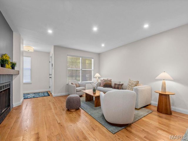 5459 Kenrick Parke Drive, St Louis, MO 63119