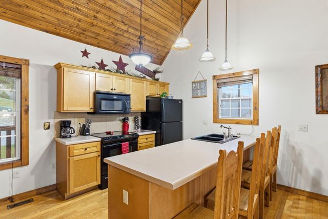 75 Pool Side Way, Branson West, MO 65737