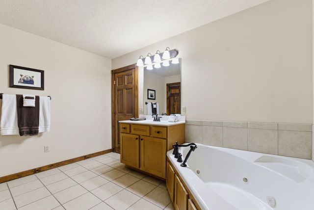 75 Pool Side Way, Branson West, MO 65737