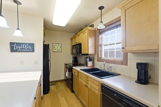 75 Pool Side Way, Branson West, MO 65737