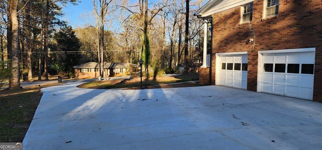 2349 Valley Way, Snellville, GA 30078