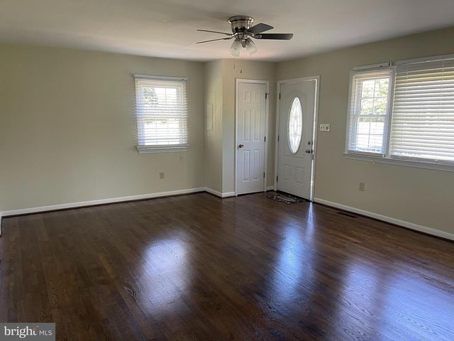 1812 SNYDER RD, Warsaw, VA 22572